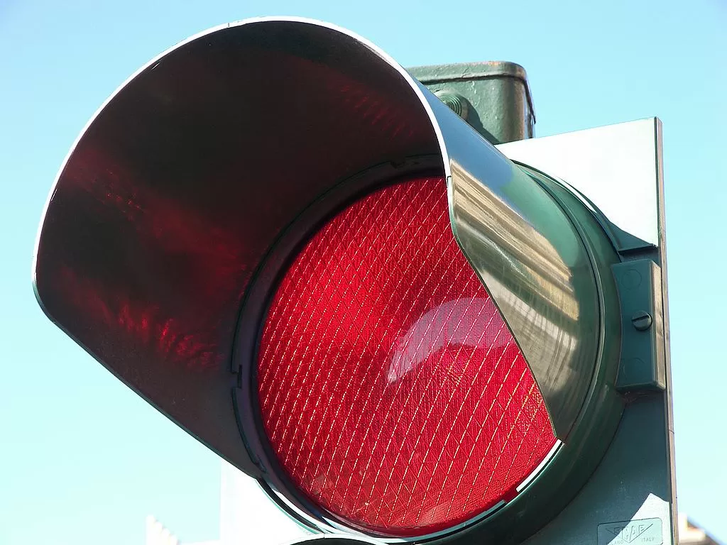 Polemiche per l'arrivo dei semafori T-Red a Torino: autisti e tassisti sul piede di guerra