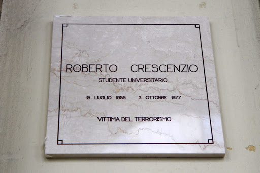targa dedicata a Roberto Crescenzio