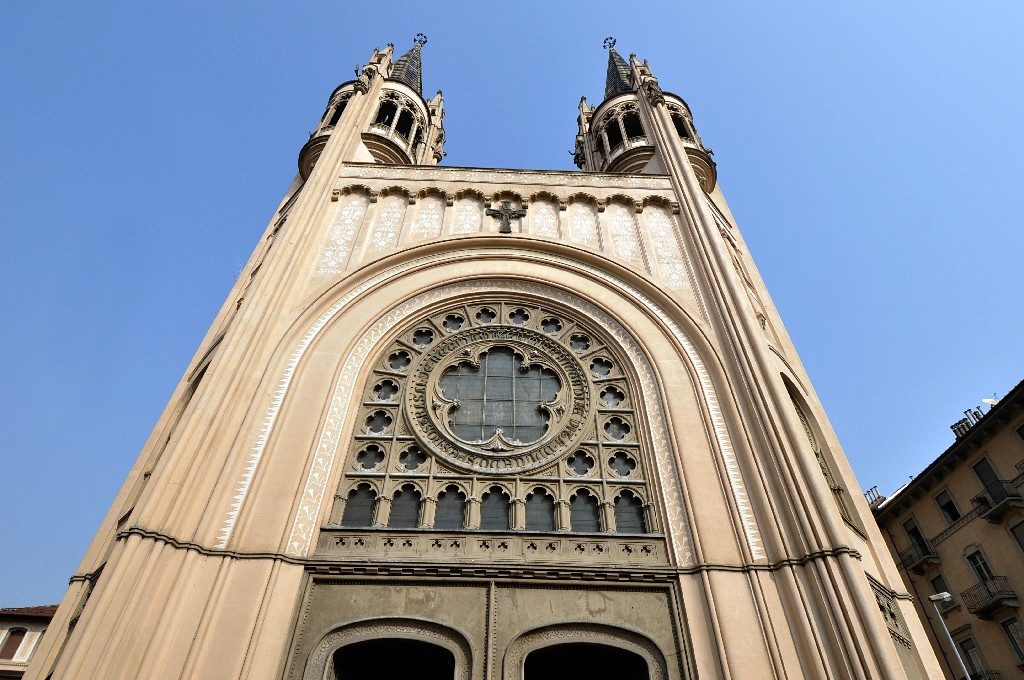 Torino, chiesa Sacro Cuore di Maria: i fedeli contro il parroco 