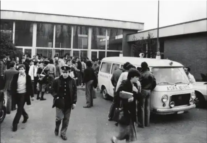 Photo of 11 dicembre 1979: Kalaschnikov alla Scuola d’Amministrazione Aziendale