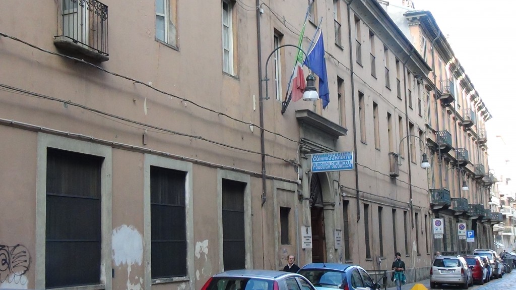 Bandiere tricolori sparse per Torino (Reportage fotografico)