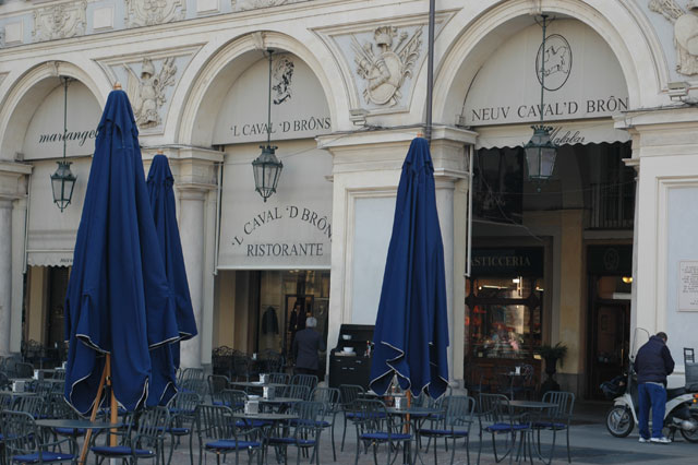 Torino Il bar ristorante Caval' d Brons a rischio chiusura!
