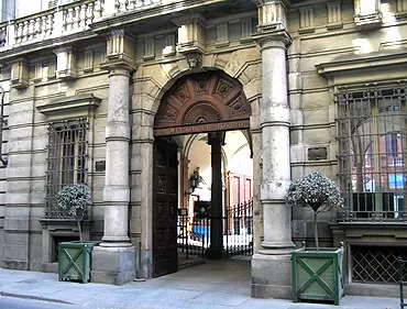 Torino, Palazzo Cisterna potrà essere affittato a privati: la decisione presa dalla Città Metropolitana