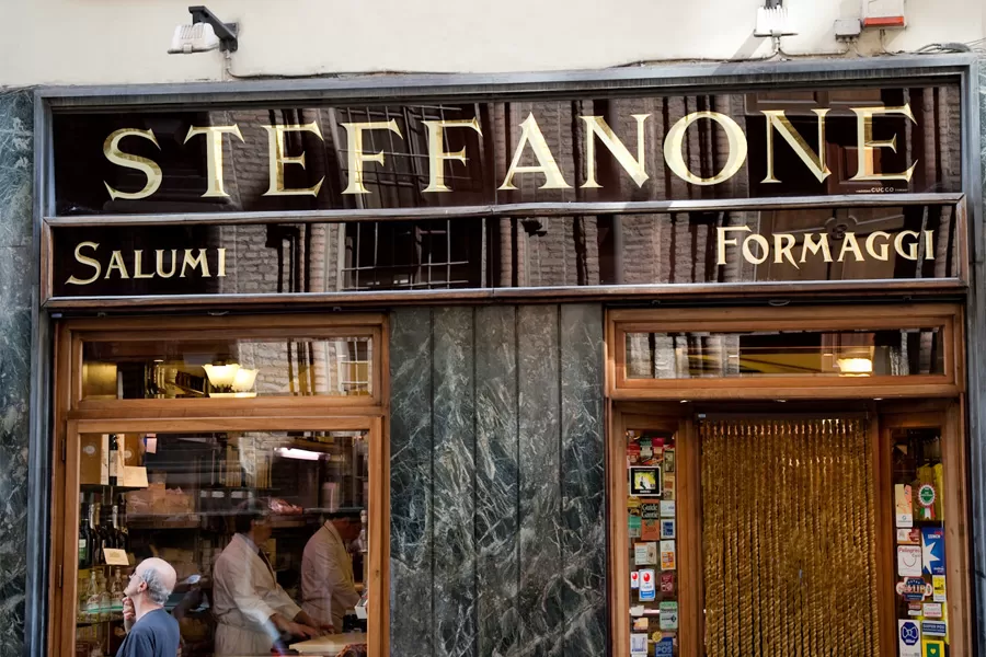 Torino, Steffanone chiude il suo negozio in via Maria Vittoria: l'attività trasloca in Vanchiglietta