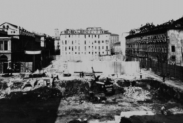 Photo of 15 gennaio 1932: il ritrovamento di due scheletri in via Roma durante i lavori di demolizione