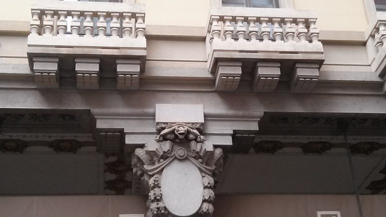 Il palazzo con le tartarughe in via Viotti: un particolare edificio, di cui parla la nostra House Hunter Laura Polesinanti