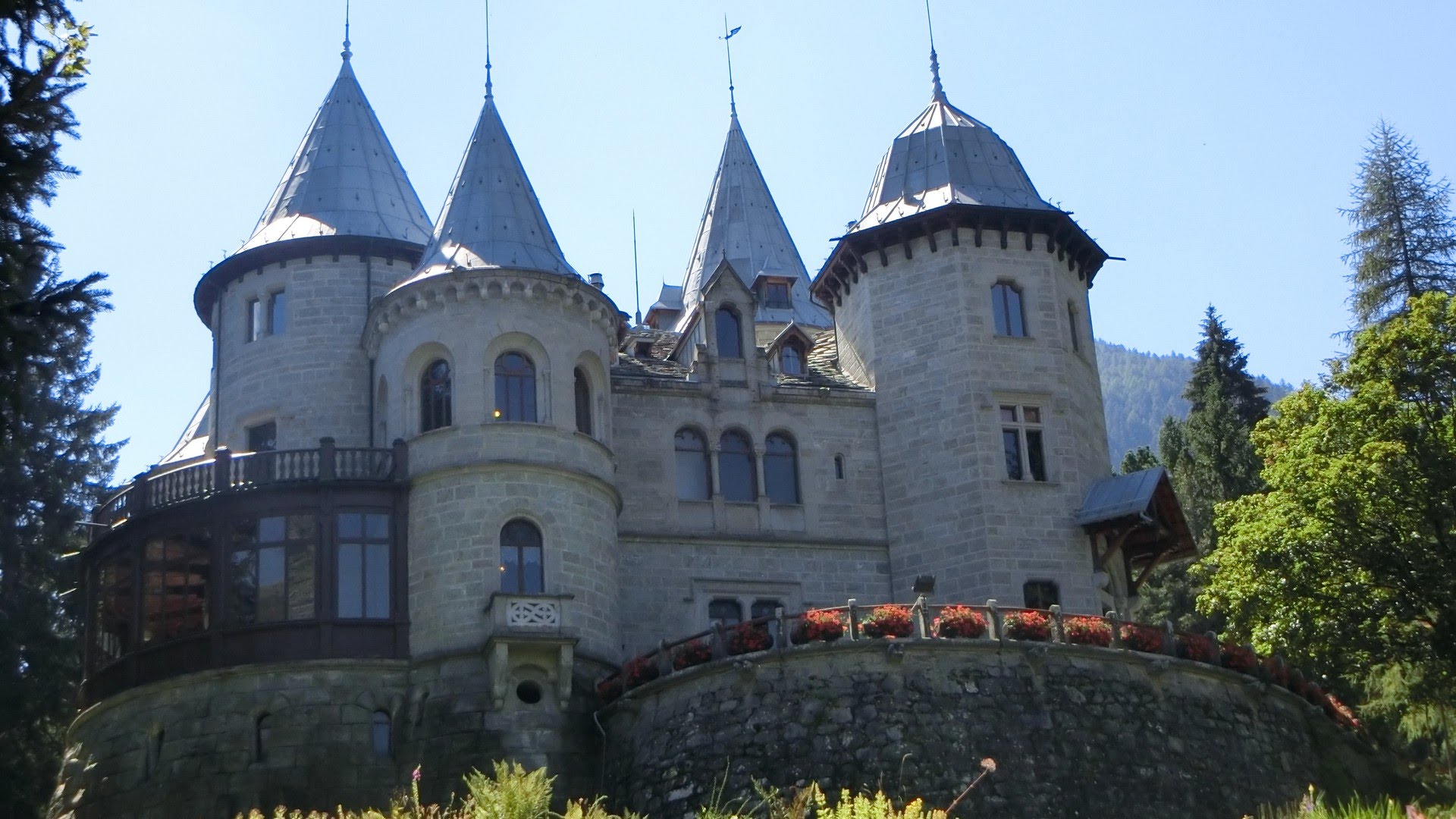 Photo of Castel Savoia: la magica dimora a novanta minuti da Torino