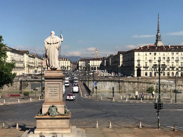 Piazza Vittorio cista dalla chiesa della Gran Madre