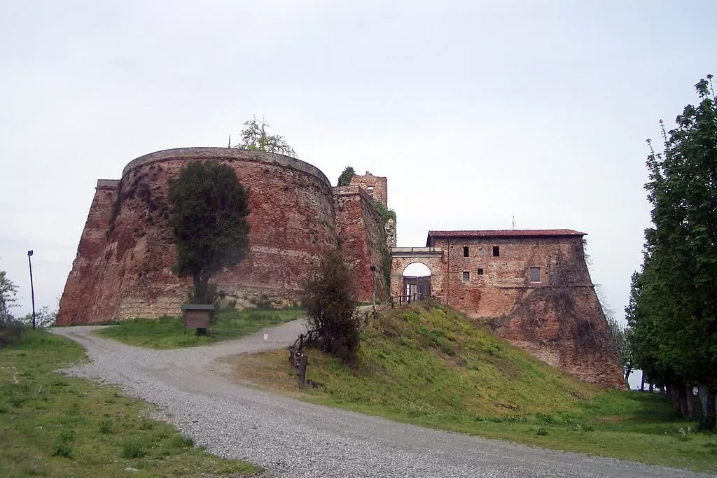 Rocca di Verrua, la fortificazione spartiacque tra Torino e Vercelli
