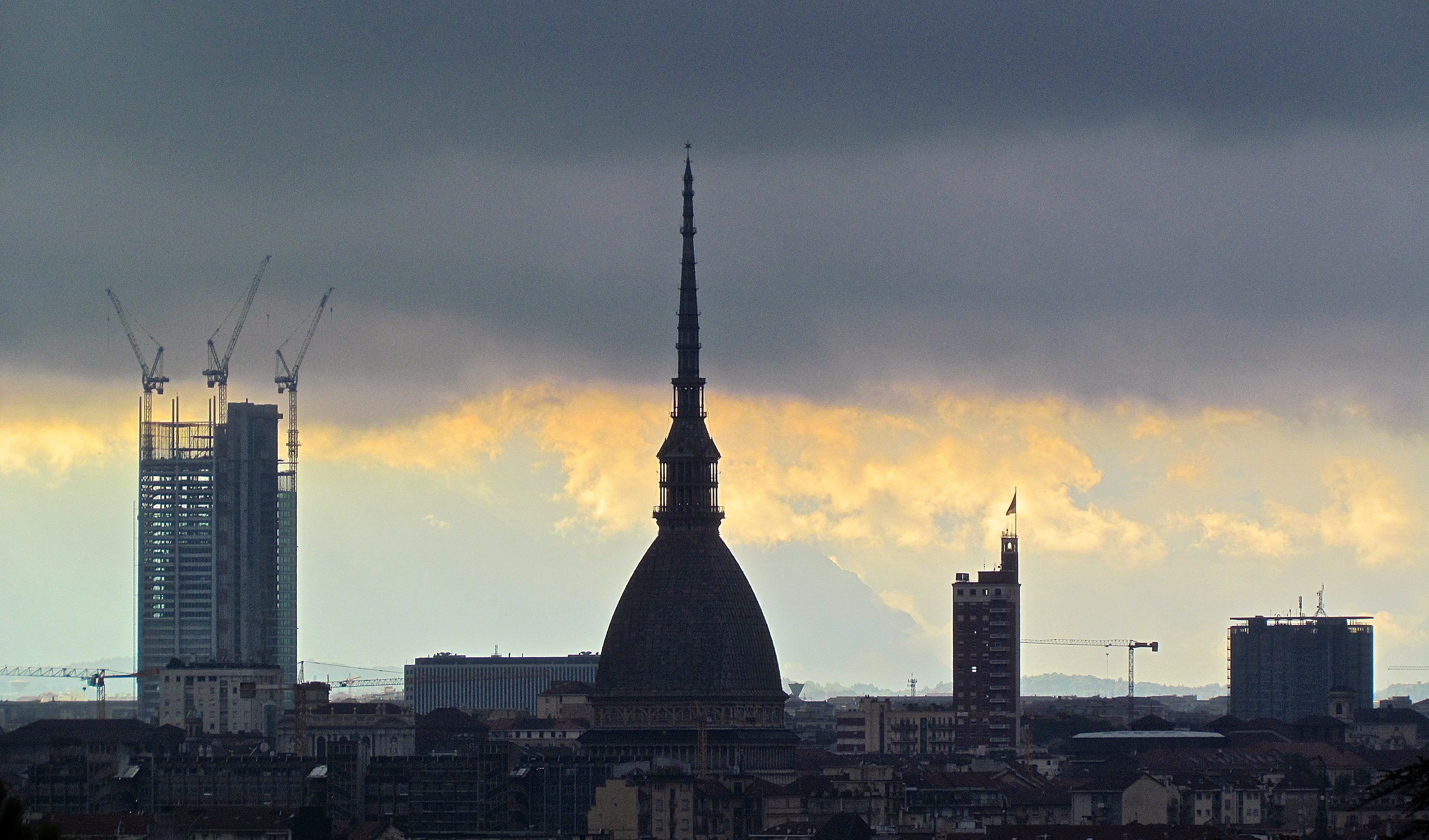 Photo of Torino con 12 grattacieli nel 2030: in Comune il progetto di un architetto innovatore