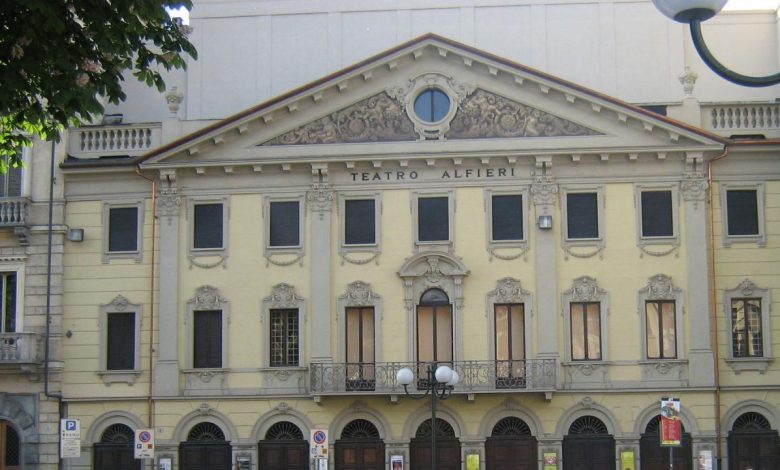 Facciata teatro Alfieri Torino