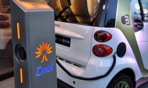 Mobilità elettrica, FCA firma un accordo con Enel ed Engie per nuove colonnine di ricarica