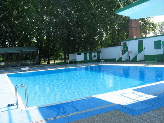 Quali sono le piscine aperte a Torino? Ecco dove combattere il grande caldo