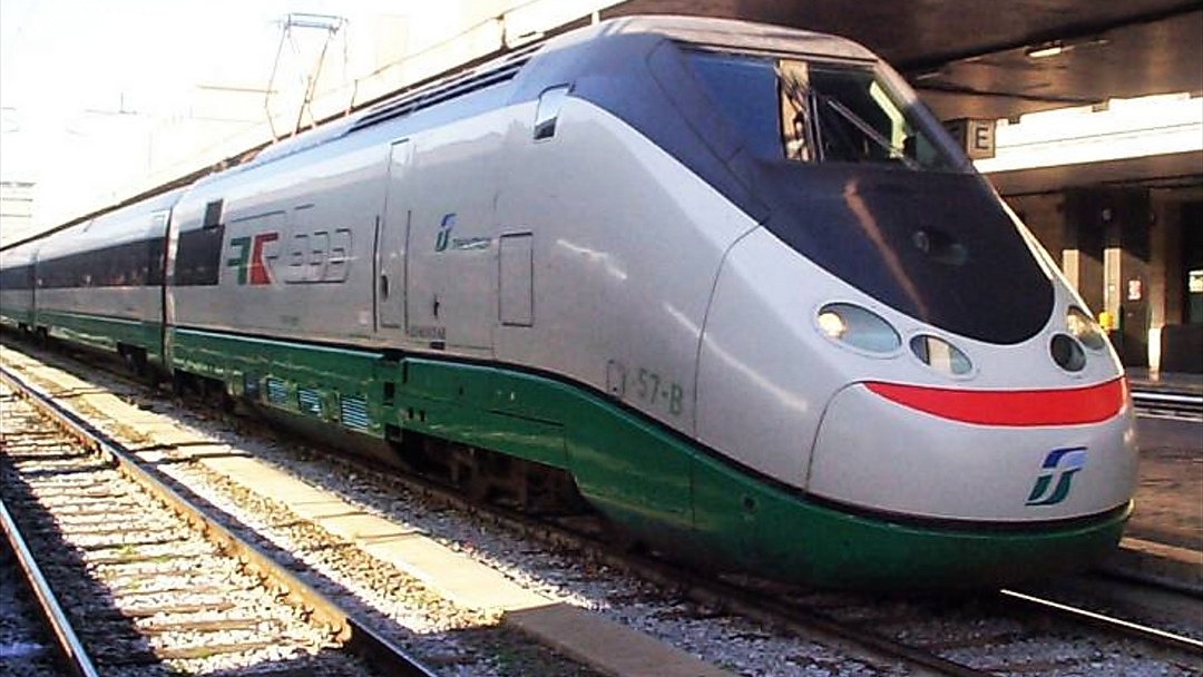 Photo of Treni, in Piemonte arrivano le telecamere sui convogli e i tornelli nelle stazioni