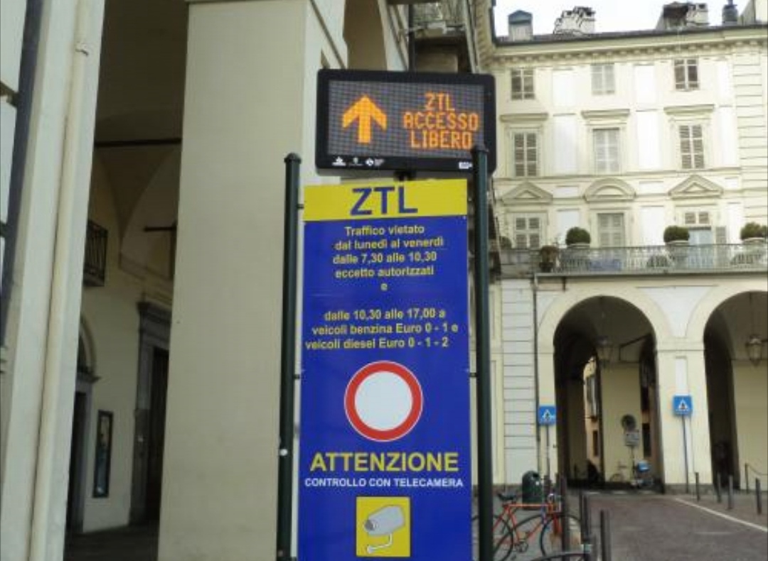 Ztl, a Torino torna attiva dopo la pausa estiva: tornano anche le strisce blu
