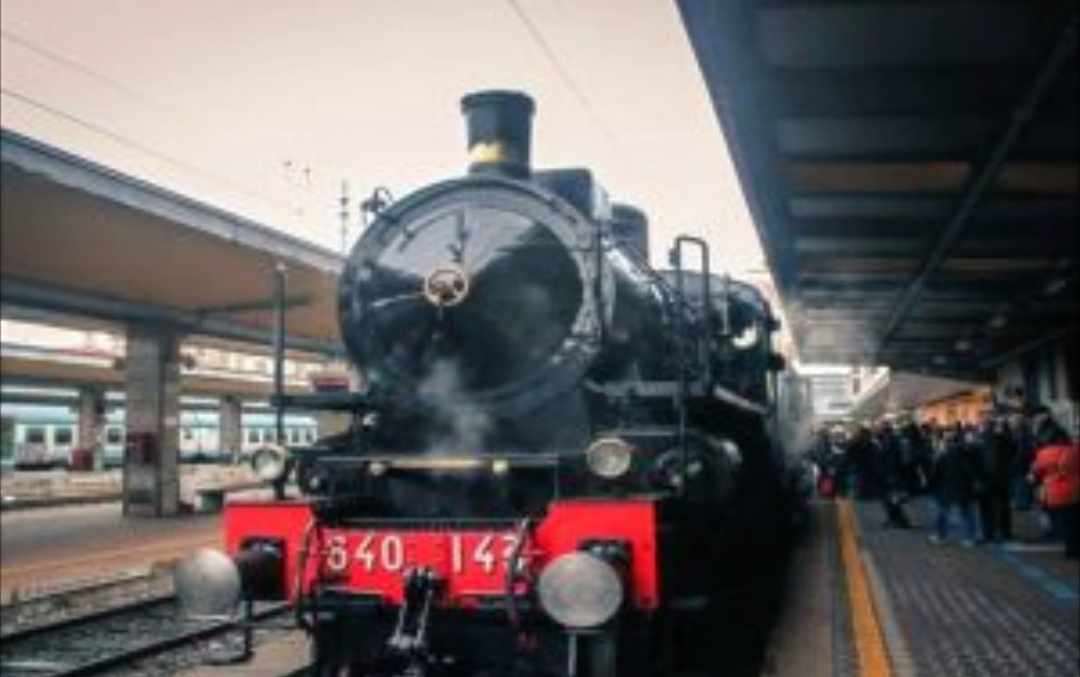Torna il treno a vapore da Torino a Bra: viaggio slow tra arte e gusto