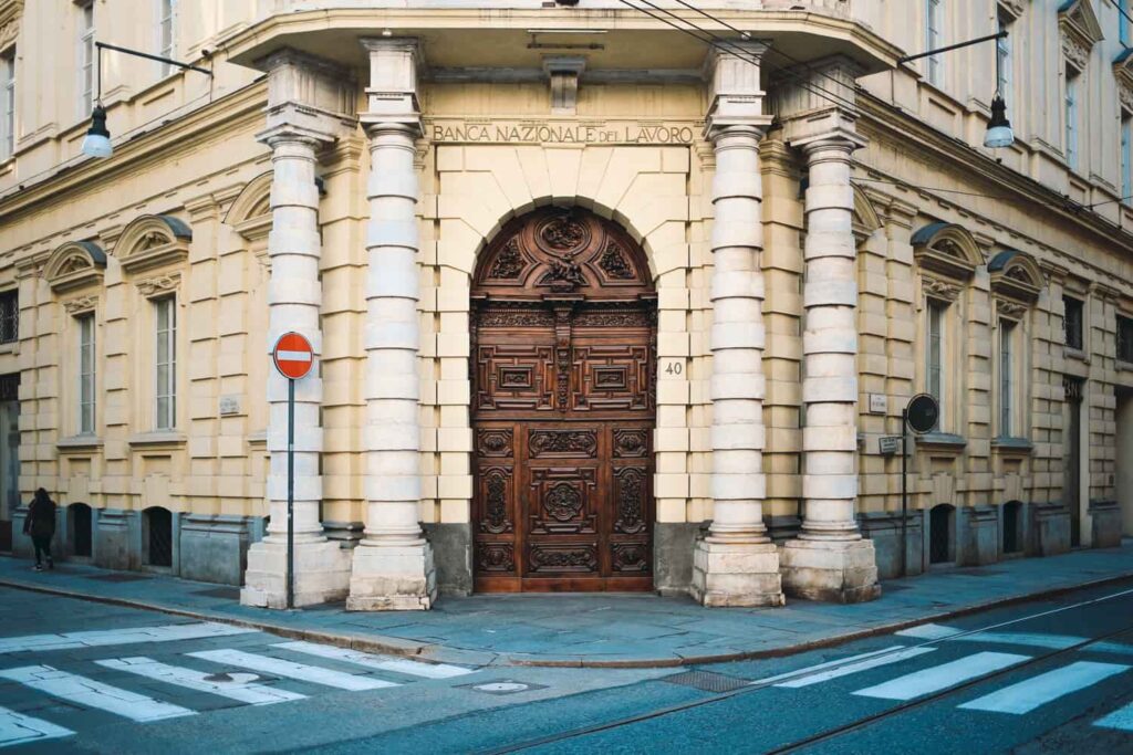 Photo of Torino esoterica: il Portone del Diavolo e le sue leggende