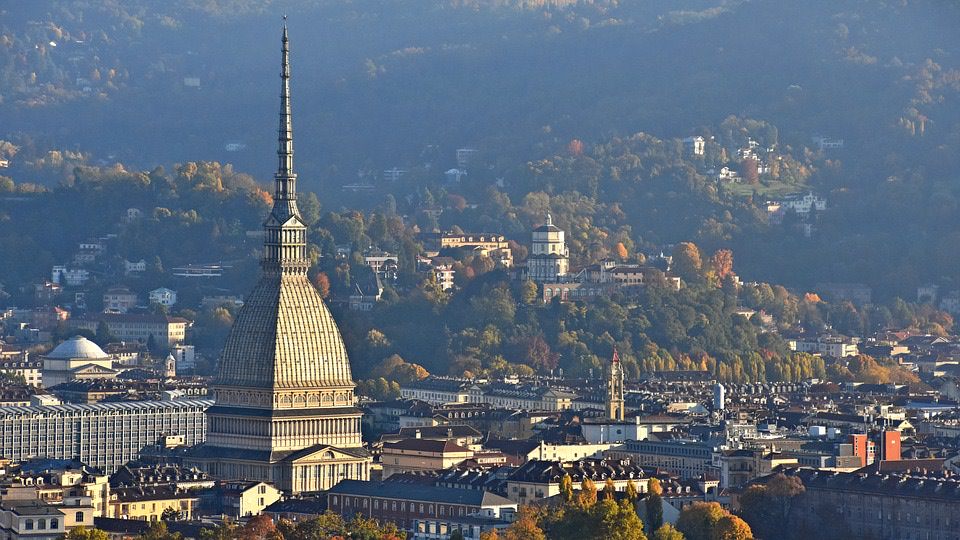 Meteo, a Torino primo assaggio d'autunno: temperature in picchiata 