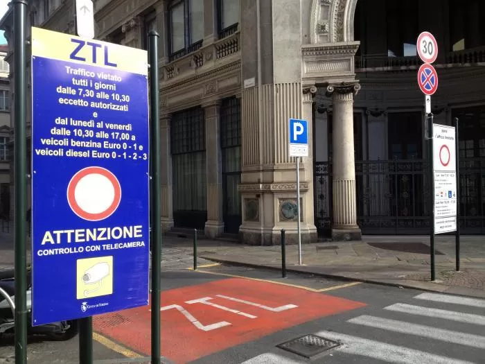 La nuova Ztl a Torino rischia di saltare: la Regione contro il Comune per annullare i cambiamenti