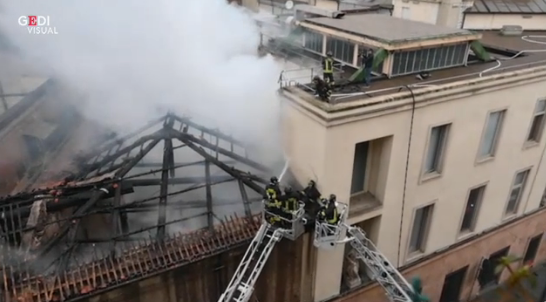 Photo of Torino, scoppia un incendio alla Cavallerizza Reale: sconosciute le cause