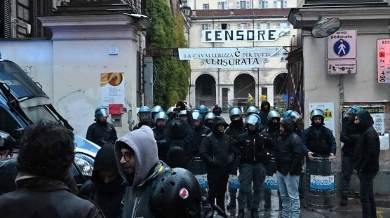 Photo of La Cavallerizza Reale di Torino è libera: sgombero degli ultimi occupanti