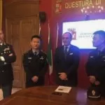 Poliziotti cinesi in centro a Torino nelle pattuglie italiane per assistere i connazionali