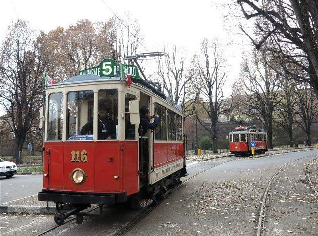 A Torino un viaggio con Babbo Natale sul tram storico: l'iniziativa per il week end