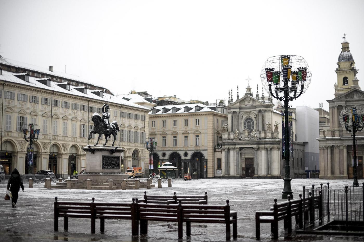 Meteo a Torino, in città si attende la neve per il calo delle temperature, scese sotto lo zero