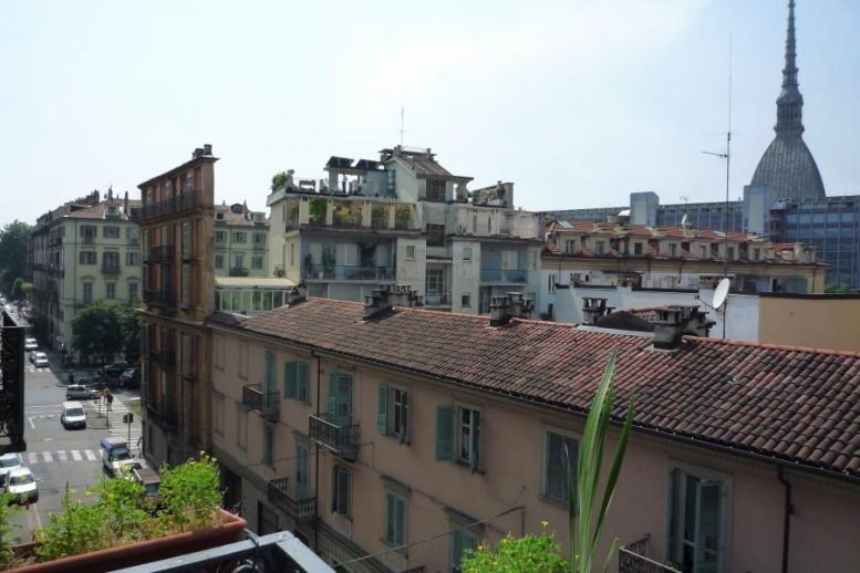 Photo of Vanchiglia, gli edifici liberty che si nascondono nel quartiere della movida di Torino
