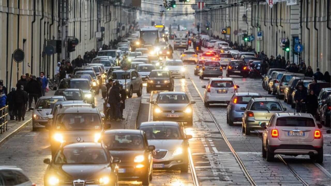 Photo of Blocco del traffico a Torino, da oggi tornano a circolare i diesel Euro 4