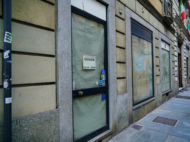 Torino negozio chiuso
