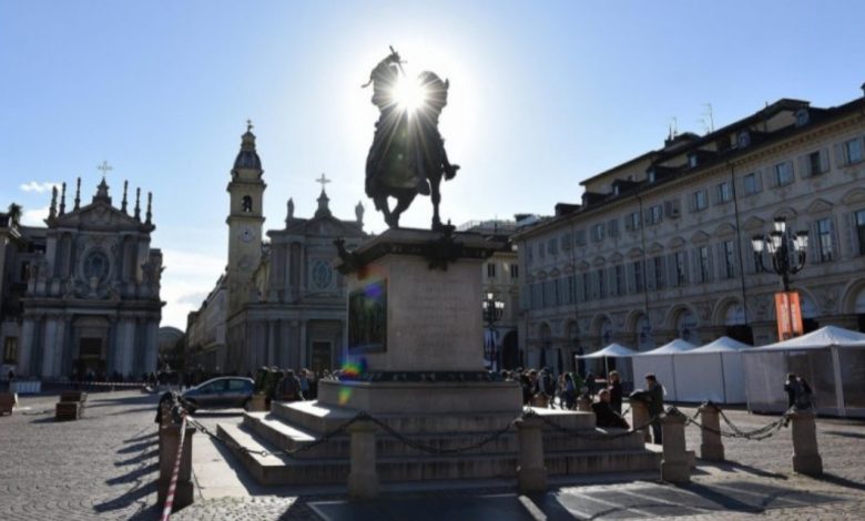 Piazza San Carlo col sole
