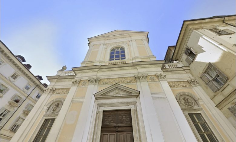 Esterno chiesa del Carmine Torino
