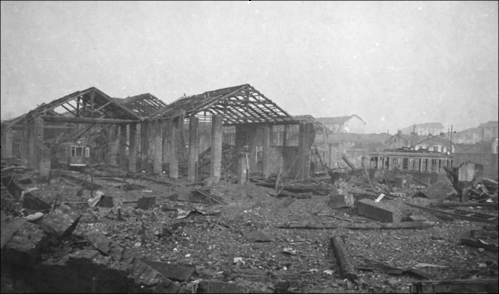 bombardamento 1945 su piazza Carducci Torino