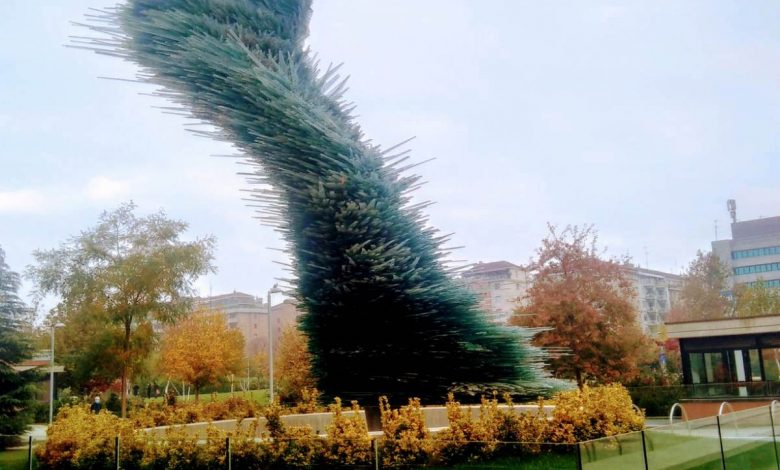 La scultura di Costas Varotsos Torino
