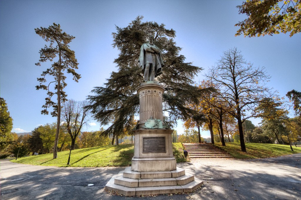 Statua Massimo D' Azeglio a Torino