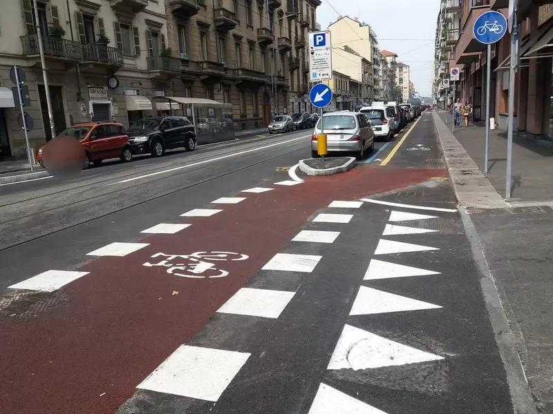 Petizione contro la pista ciclabile in Via Nizza: è pericolosa per i pedoni