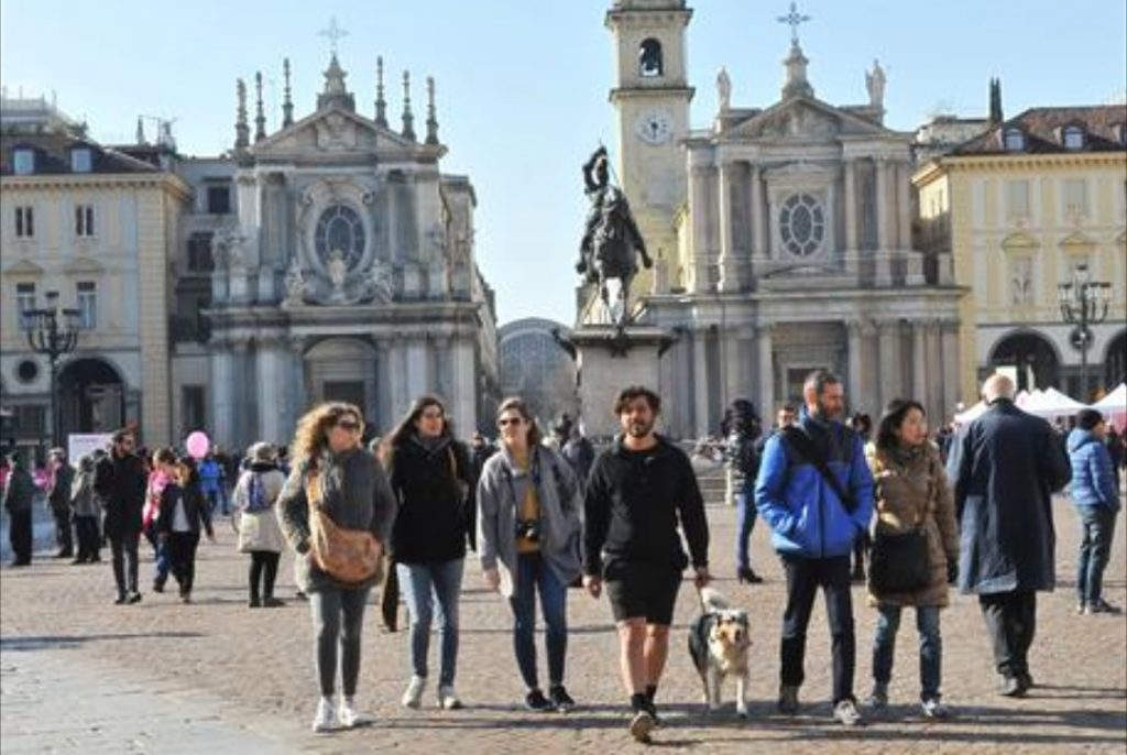 Turisti piazza San Carlo 