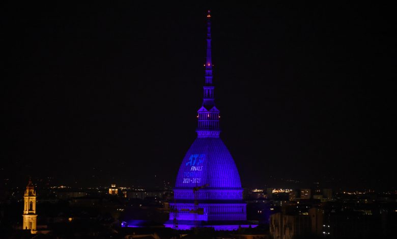 Mole Antonelliana illuminata di blu con logo Atp Finals