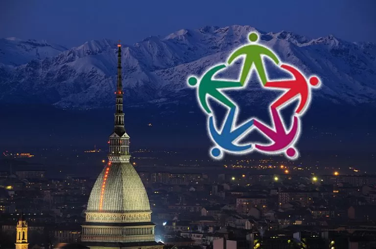 Logo servizio Civile con sfondo della Mole Antonelliana