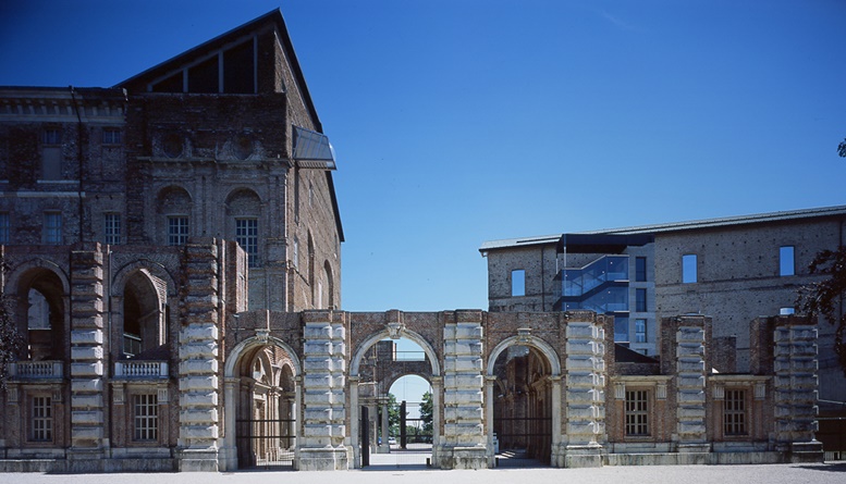 Castello di Rivoli, la rocca sabauda sede del Museo d'Arte Contemporanea 