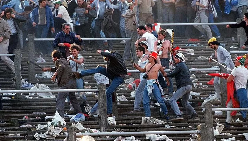 Attacco Hooligans a tifosi juventus heysel 1985