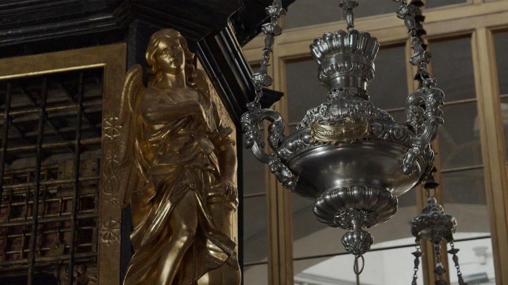 Riapertura Cappella Sindone: conclusi i restauri dell'altare di Antonio Bertola
