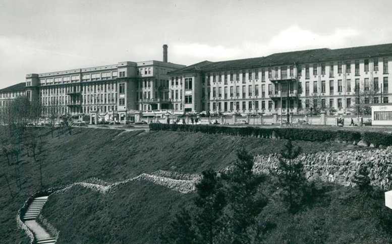 Ospedale Molinette di Torino visto dal ponte Balbis nel 1950