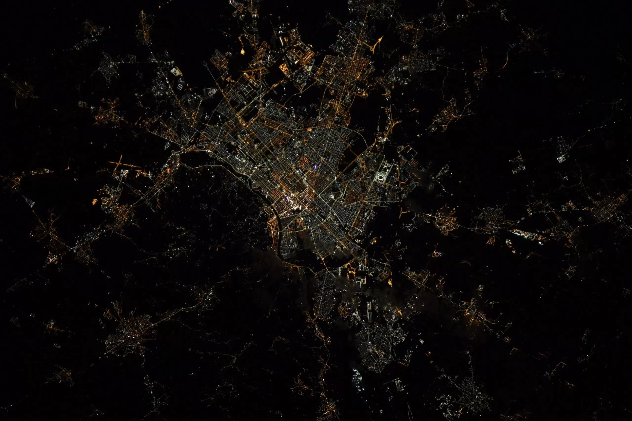Torino fotografata dallo spazio: lo scatto dell'astronauta Shane Kimbrough toglie il fiato