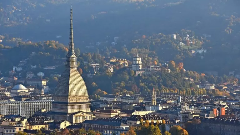 Migliora la qualità dell'aria a Torino, ma peggiorano piogge e temperature