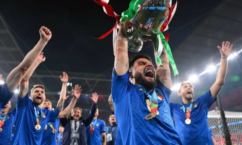Bonucci alza la Coppa di Euro 2021