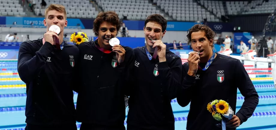 Olimpiadi, Alessandro Miressi vince l'argento nella staffetta 4x100 di nuoto