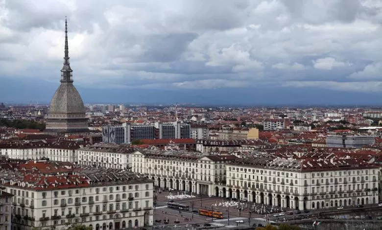 Torino con cielo nuvoloso vista dall'alto