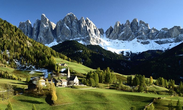 Paesaggio montano del Piemonte, prati e montagne